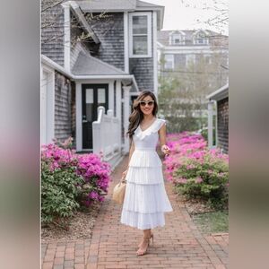 Banana Republic White Laser Cut Out Pleated Tiered Midi dress Size 4P